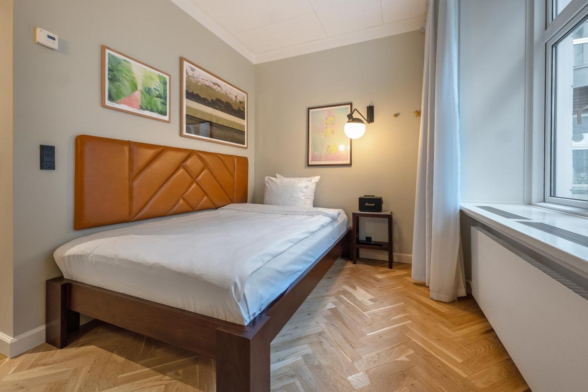 Standard Single Room,1662975394:JPEG